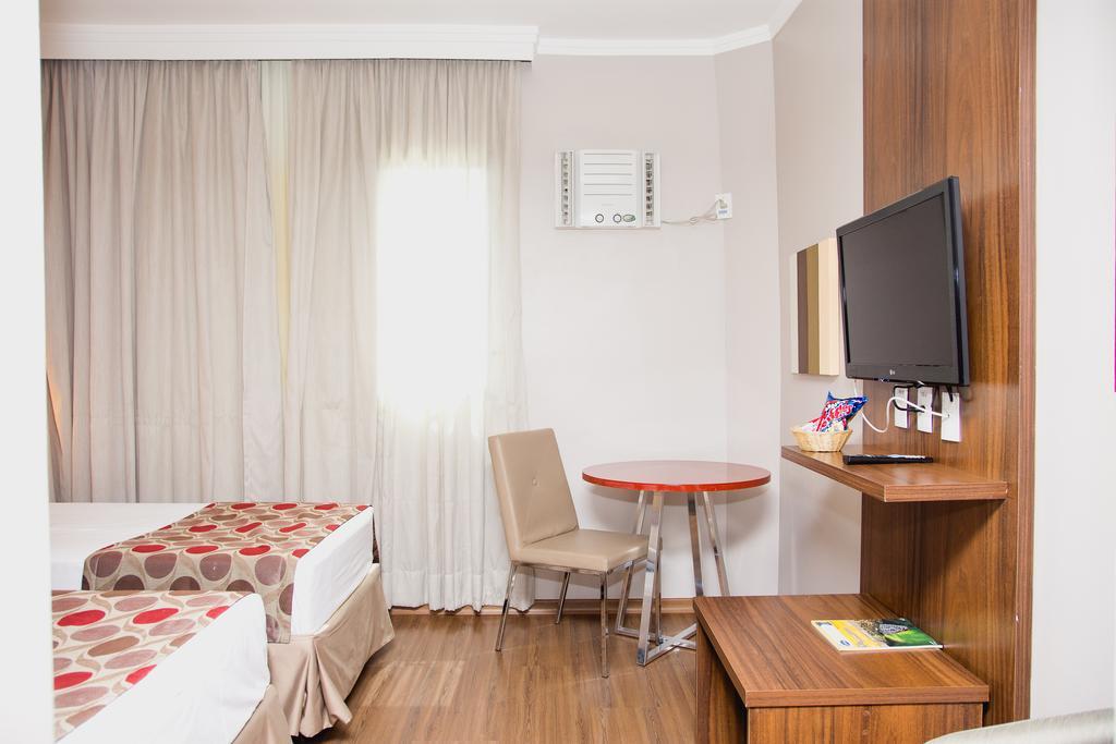 Class Hotel Pouso Alegre Exterior foto
